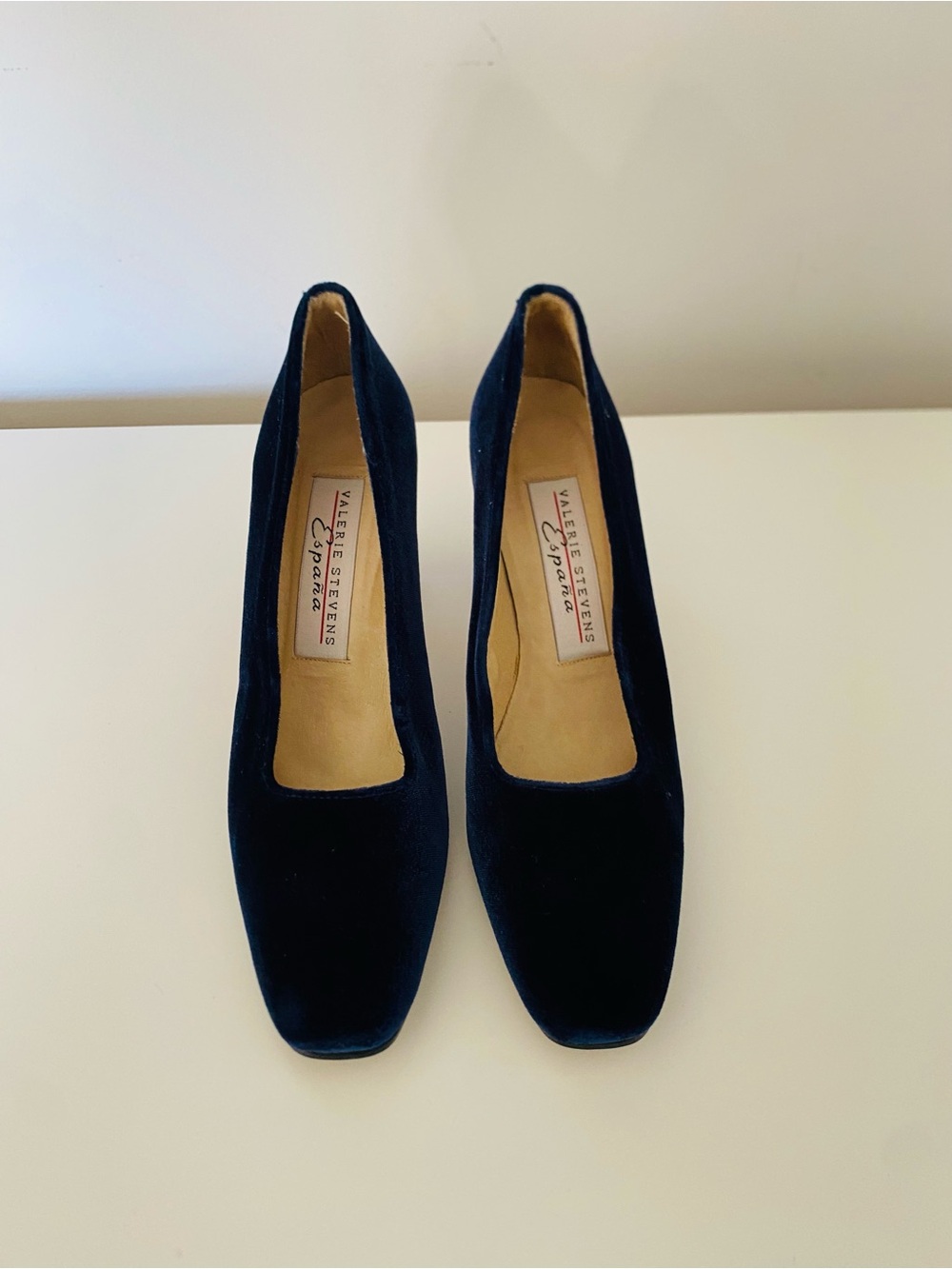 Valerie Stevens España Angel Navy Blue Velvet Pumps Block Heel Size 7 N Narrow